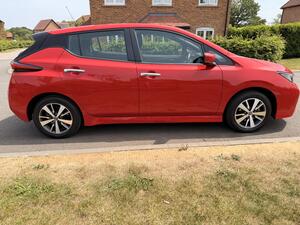Nissan Leaf 40kWh Acenta AUTO 5dr