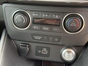 Nissan Leaf 40kWh Acenta AUTO 5dr