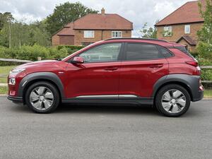 Hyundai KONA 64kWh Premium AUTO 5dr (7KW Charger)