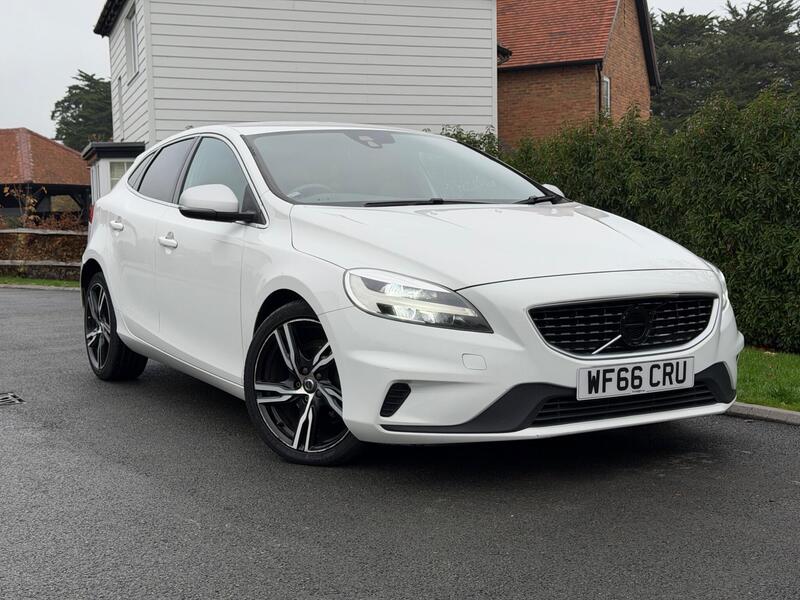 Volvo V40 2.0 D2 R-Design PRO EURO 6 (s/s) 5dr