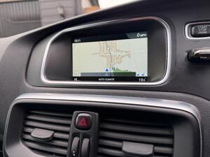 Volvo V40 2.0 D2 R-Design PRO EURO 6 (s/s) 5dr