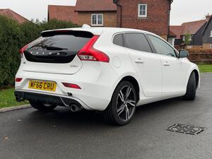 Volvo V40 2.0 D2 R-Design PRO EURO 6 (s/s) 5dr