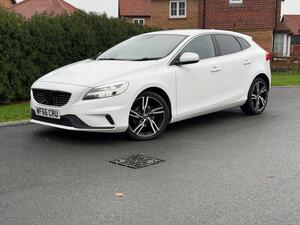 Volvo V40 2.0 D2 R-Design PRO EURO 6 (s/s) 5dr