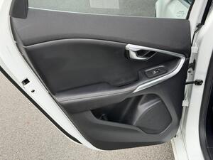 Volvo V40 2.0 D2 R-Design PRO EURO 6 (s/s) 5dr