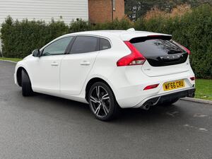 Volvo V40 2.0 D2 R-Design PRO EURO 6 (s/s) 5dr
