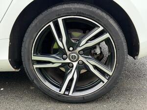 Volvo V40 2.0 D2 R-Design PRO EURO 6 (s/s) 5dr