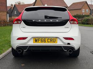 Volvo V40 2.0 D2 R-Design PRO EURO 6 (s/s) 5dr