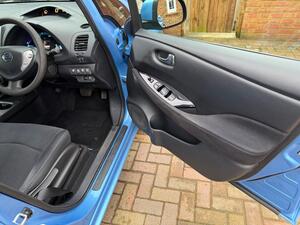 Nissan Leaf 24kWh Acenta AUTO 5dr