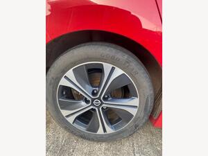 Nissan Leaf 40kWh N-Connecta AUTO 5dr