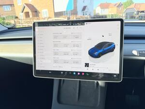 Tesla Model Y (Dual Motor) LONG Range AUTO 4WDE 5dr