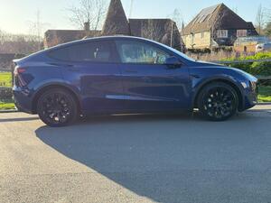 Tesla Model Y (Dual Motor) LONG Range AUTO 4WDE 5dr