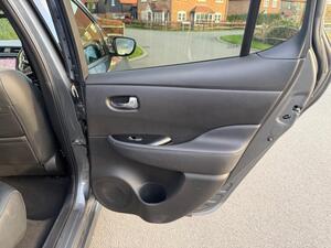 Nissan Leaf 40kWh Tekna AUTO 5dr