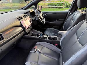 Nissan Leaf 40kWh Tekna AUTO 5dr