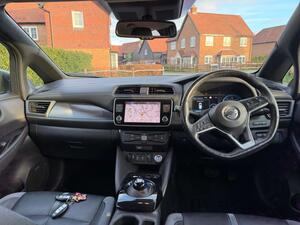Nissan Leaf 40kWh Tekna AUTO 5dr