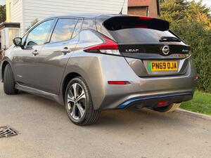 Nissan Leaf 40kWh Tekna AUTO 5dr