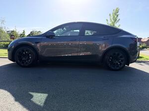 Tesla Model Y (Dual Motor) LONG Range AUTO 4WDE 5dr