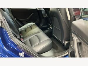 Tesla Model 3 LONG Range AUTO RWD 4dr