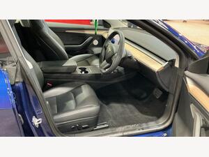 Tesla Model 3 LONG Range AUTO RWD 4dr