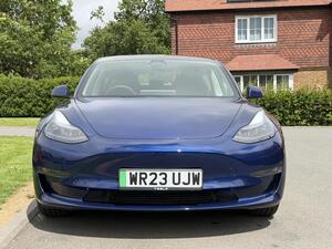 Tesla Model 3 LONG Range AUTO RWD 4dr