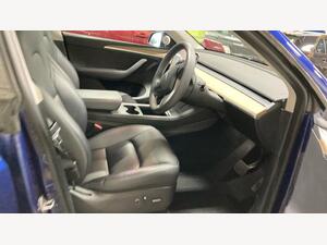 Tesla Model Y AUTO RWD 5dr