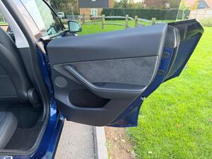 Tesla Model Y (Dual Motor) LONG Range AUTO 4WDE 5dr