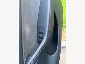 Tesla Model Y (Dual Motor) LONG Range AUTO 4WDE 5dr