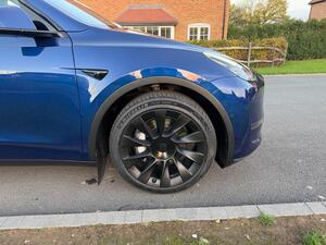 Tesla Model Y (Dual Motor) LONG Range AUTO 4WDE 5dr