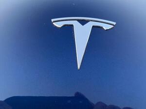 Tesla Model Y (Dual Motor) LONG Range AUTO 4WDE 5dr