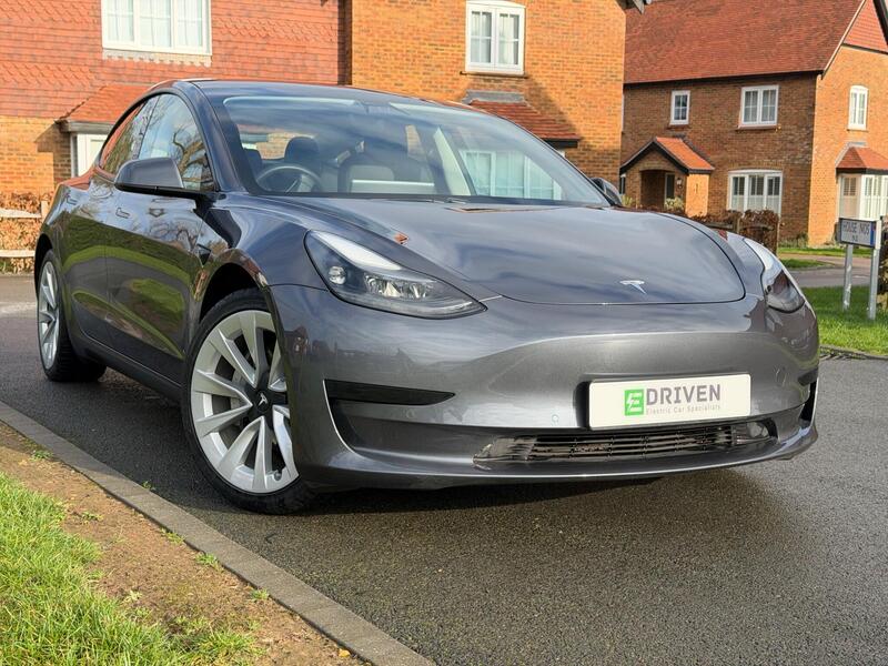 Tesla Model 3 Standard Range PLUS AUTO RWD 4dr