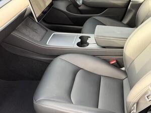 Tesla Model 3 Standard Range PLUS AUTO RWD 4dr