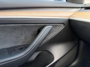 Tesla Model 3 Standard Range PLUS AUTO RWD 4dr