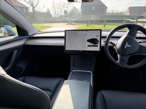 Tesla Model 3 Standard Range PLUS AUTO RWD 4dr