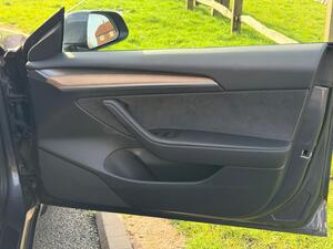 Tesla Model 3 Standard Range PLUS AUTO RWD 4dr