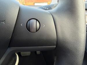 Tesla Model 3 Standard Range PLUS AUTO RWD 4dr