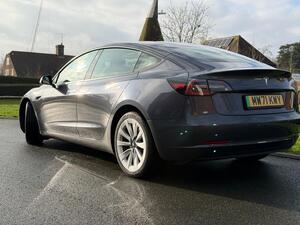 Tesla Model 3 Standard Range PLUS AUTO RWD 4dr
