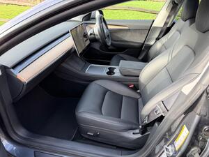 Tesla Model 3 Standard Range PLUS AUTO RWD 4dr