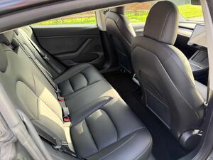 Tesla Model 3 Standard Range PLUS AUTO RWD 4dr