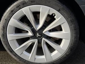 Tesla Model 3 Standard Range PLUS AUTO RWD 4dr