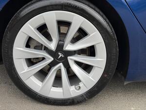 Tesla Model 3 (Dual Motor) LONG Range AUTO 4WDE 4dr