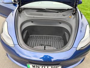 Tesla Model 3 (Dual Motor) LONG Range AUTO 4WDE 4dr