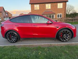 Tesla Model Y (Dual Motor) Performance AUTO 4WDE 5dr