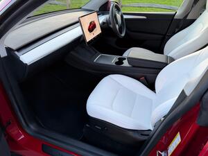 Tesla Model Y (Dual Motor) Performance AUTO 4WDE 5dr