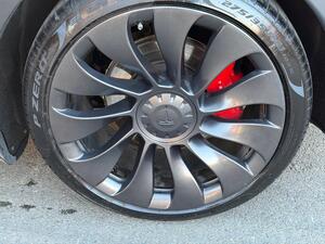 Tesla Model Y (Dual Motor) Performance AUTO 4WDE 5dr