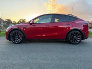 Tesla Model Y (Dual Motor) Performance AUTO 4WDE 5dr