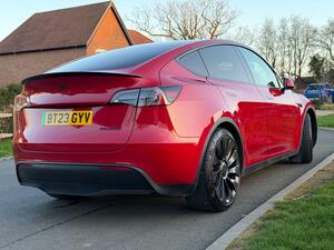 Tesla Model Y (Dual Motor) Performance AUTO 4WDE 5dr