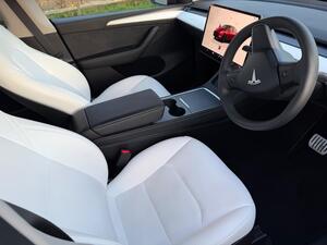 Tesla Model Y (Dual Motor) Performance AUTO 4WDE 5dr