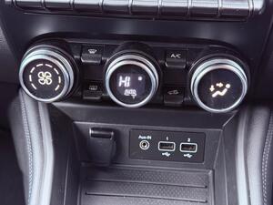 Renault Zoe R110 EV50 52kWh Iconic AUTO 5dr (Rapid Charge)