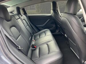 Tesla Model 3 (Dual Motor) LONG Range AUTO 4WDE 4dr