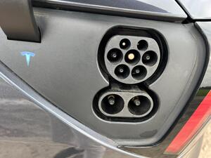 Tesla Model 3 (Dual Motor) LONG Range AUTO 4WDE 4dr