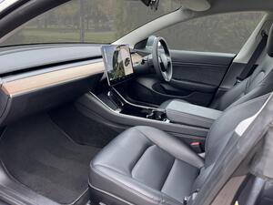 Tesla Model 3 (Dual Motor) LONG Range AUTO 4WDE 4dr